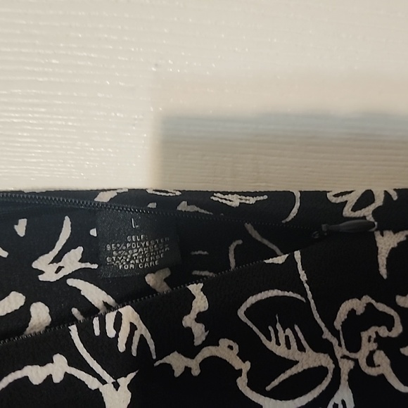 Wide legged Pants - Picture 4 of 6